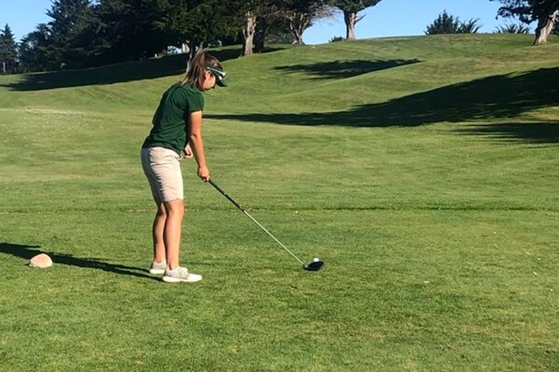 Alexis Larsen on the golf course